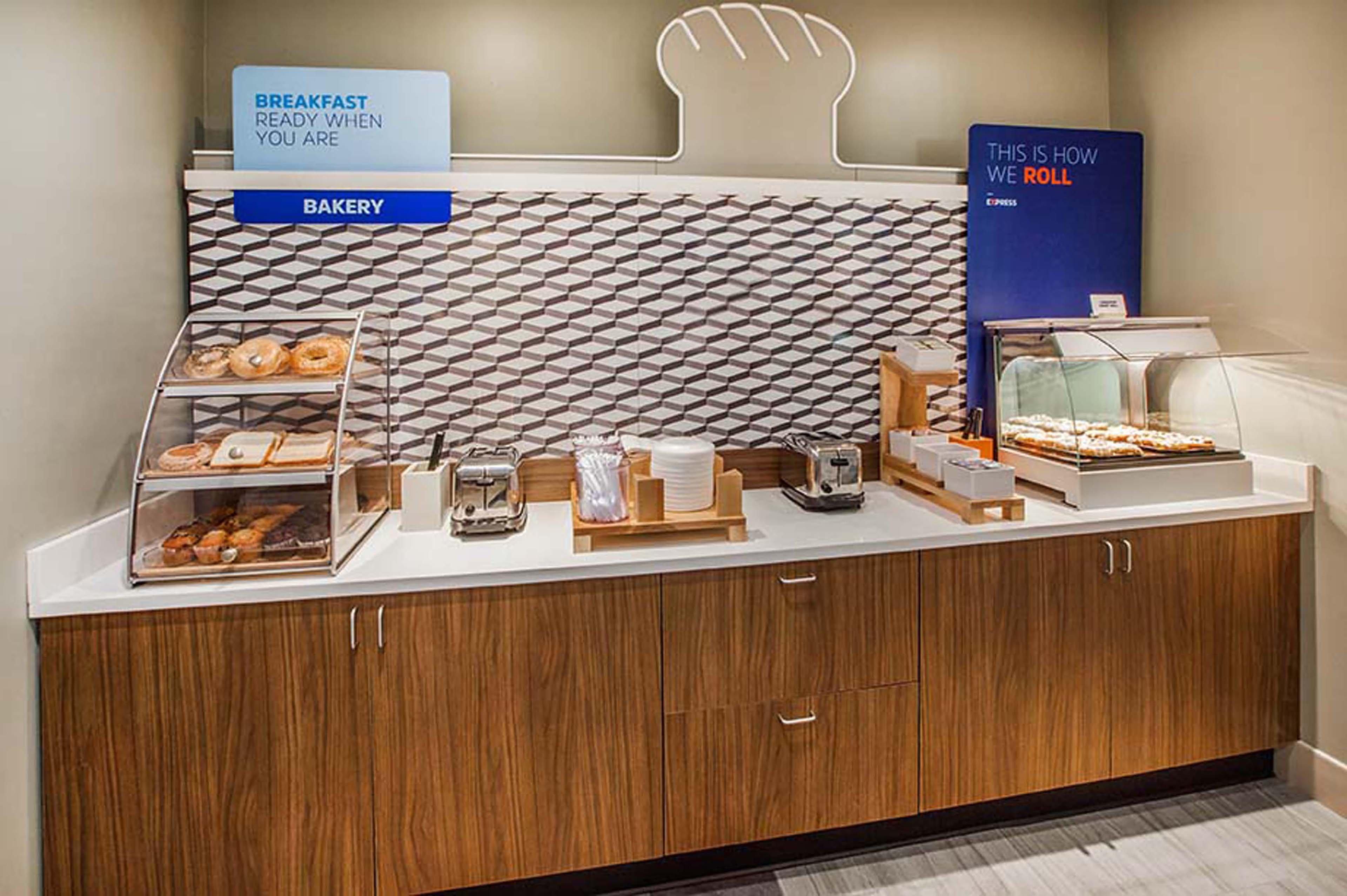Holiday Inn Express Hotel & Suites Midlothian Turnpike By Ihg North Chesterfield Esterno foto